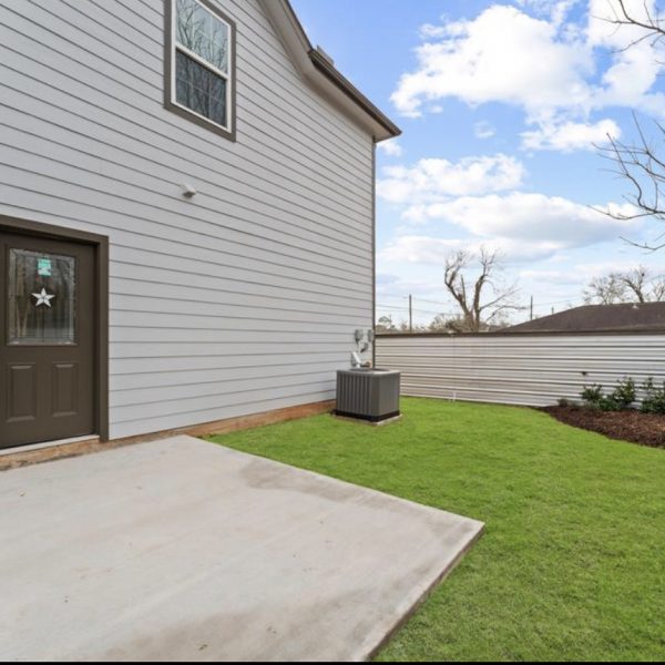 B351D1AC-4EE9-4F5D-876C-FBDFB6849C52