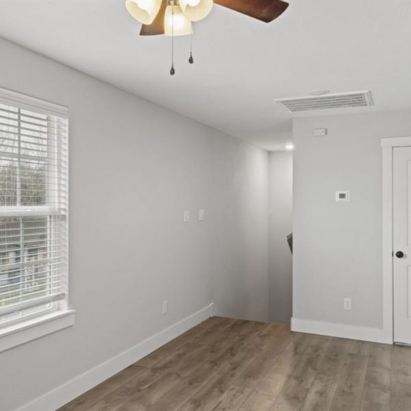 E9EE8F68-FAE2-454B-B2C6-128027B8D07F